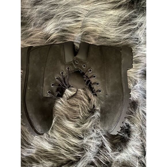 TIMBERLAND PREMIUM 6-INCH WATERPROOF BOOT (BIG KIDS) Black  Size 4.5/ Excellent - Picture 6 of 7